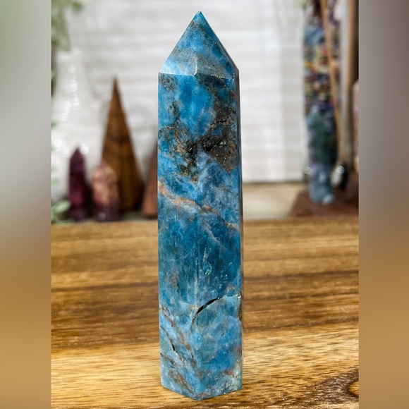 1230 Blue Apatite Crystal Tower - Picture 3 of 9